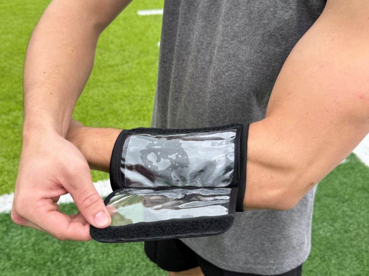 QB PLAYHOLDERS | Rae Crowther